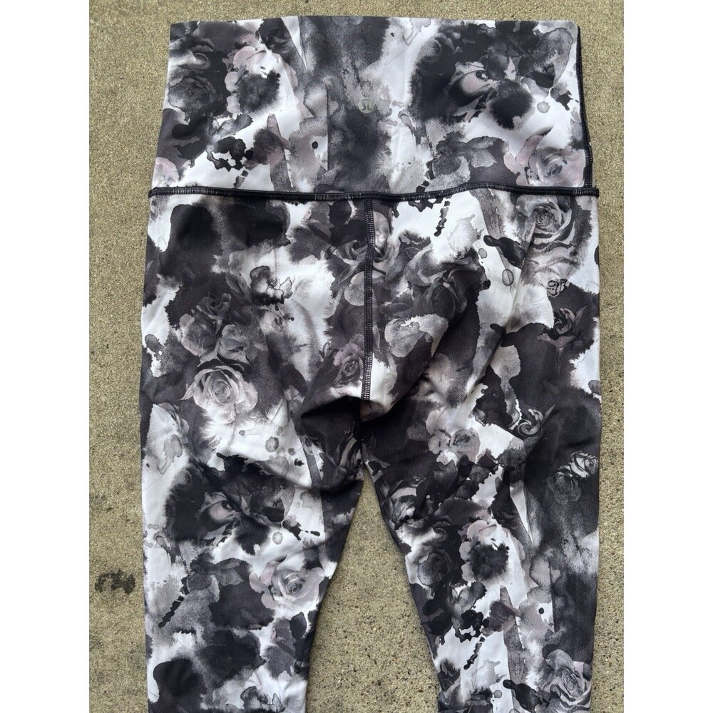 Lululemon Wunder Under High-Rise Crops In The Obscurred Floral Print Size 8 - Picture 7 of 10